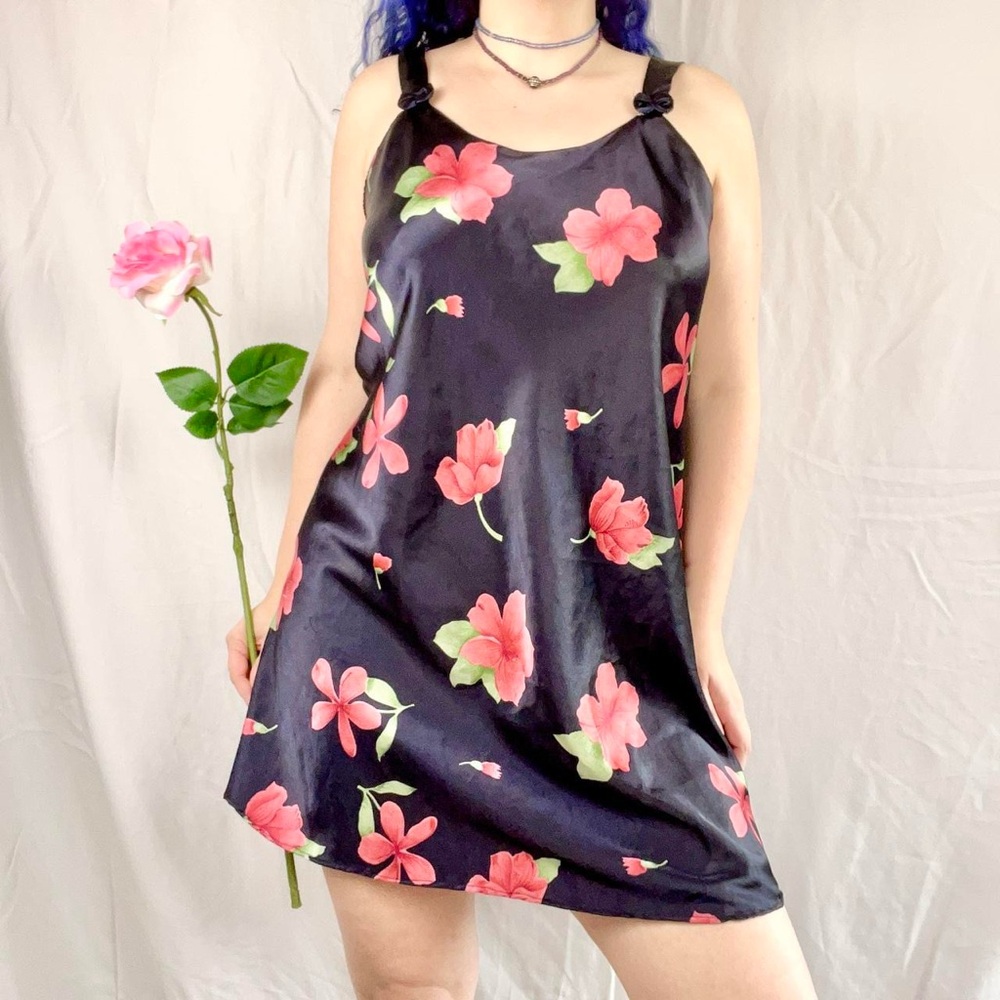90’s Vintage plus size navy floral slip